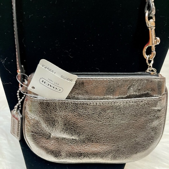 COACH LEATHER PEWTER WRISTLET NWT - Picture 3 of 13